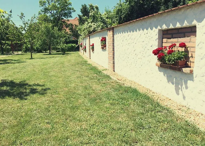 Kamillahaz Poroszló